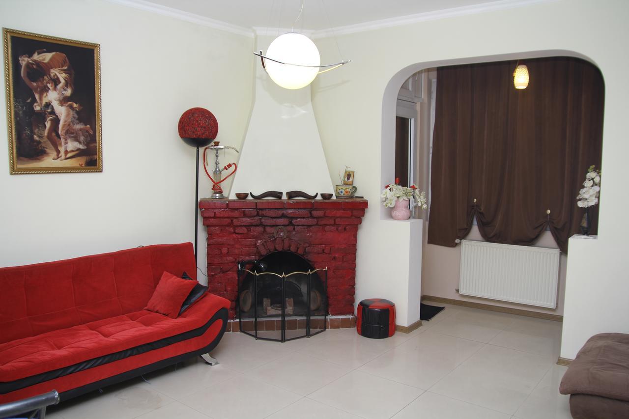 Guesthouse Different Tbilisi Exterior foto