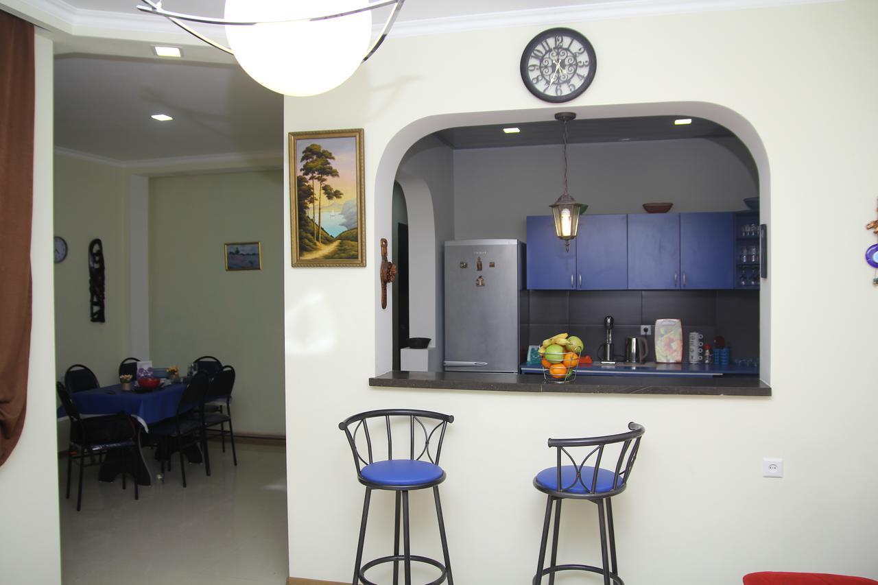 Guesthouse Different Tbilisi Exterior foto