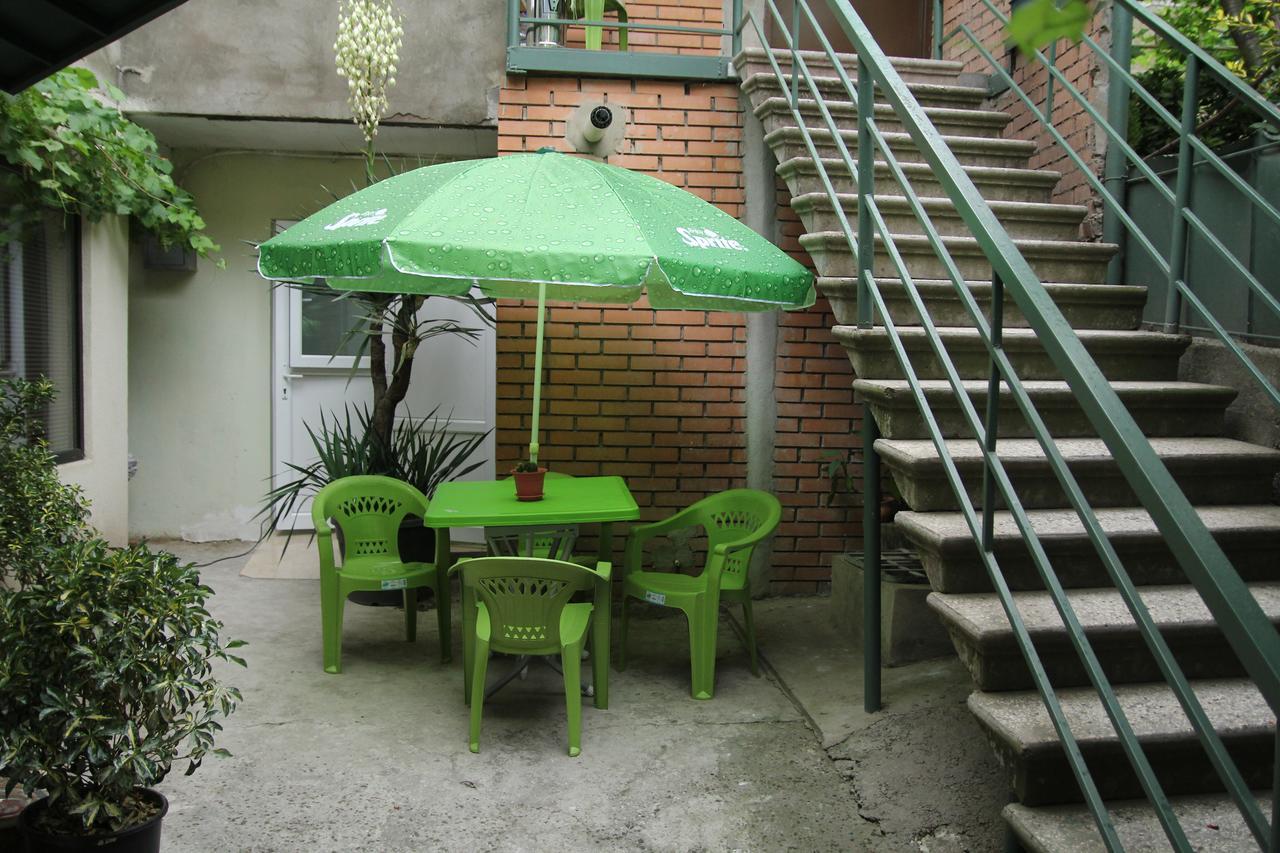 Guesthouse Different Tbilisi Exterior foto