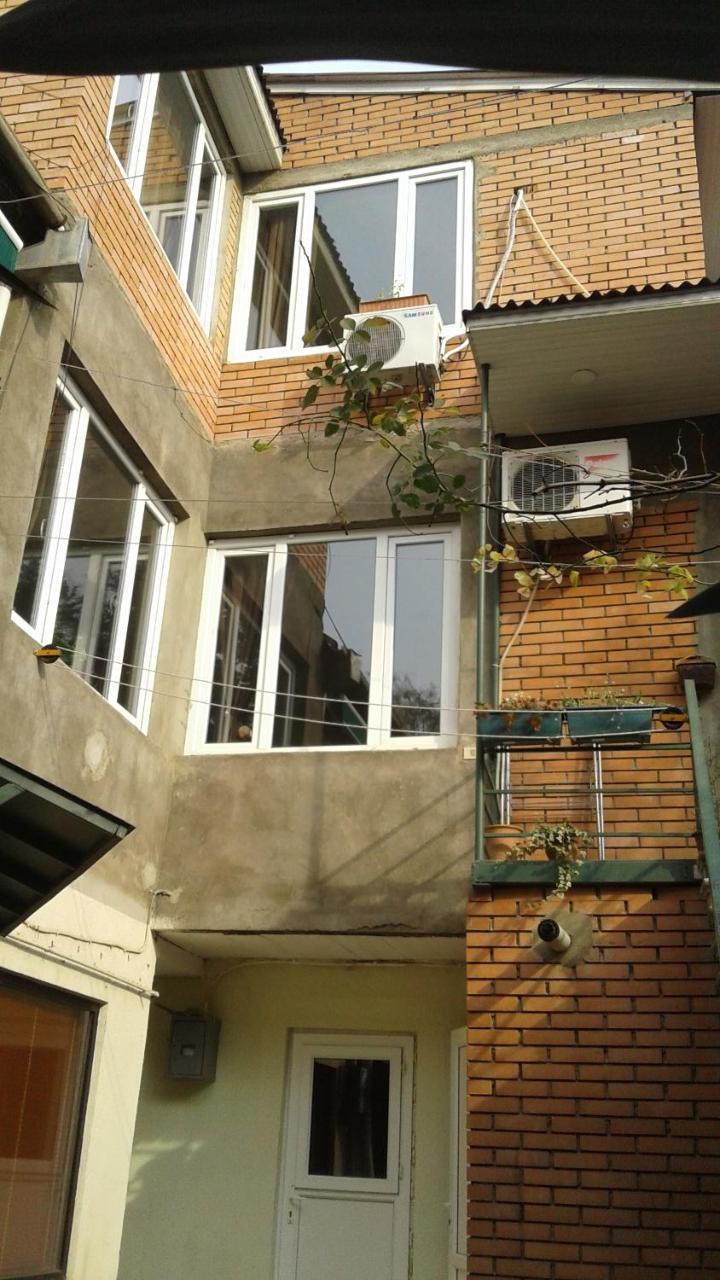 Guesthouse Different Tbilisi Exterior foto