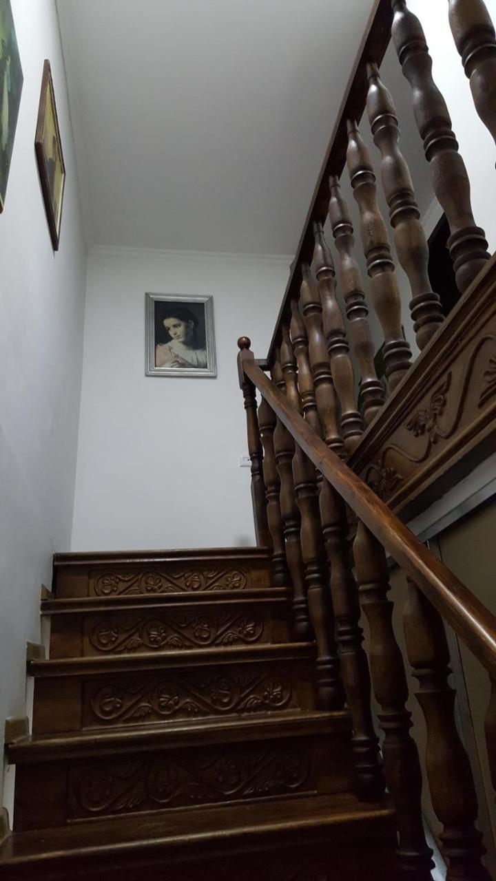 Guesthouse Different Tbilisi Exterior foto