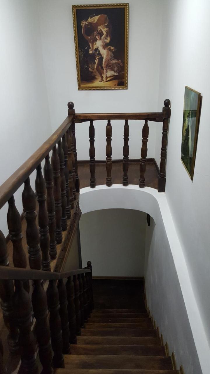 Guesthouse Different Tbilisi Exterior foto