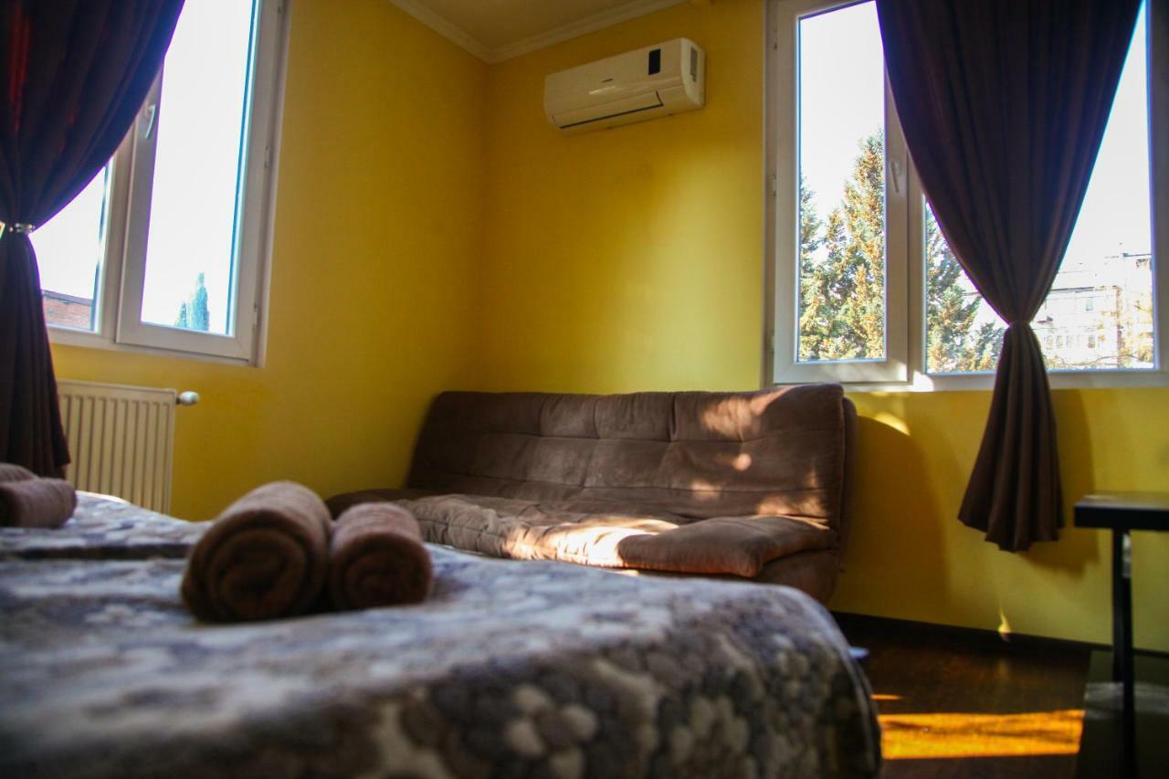 Guesthouse Different Tbilisi Exterior foto