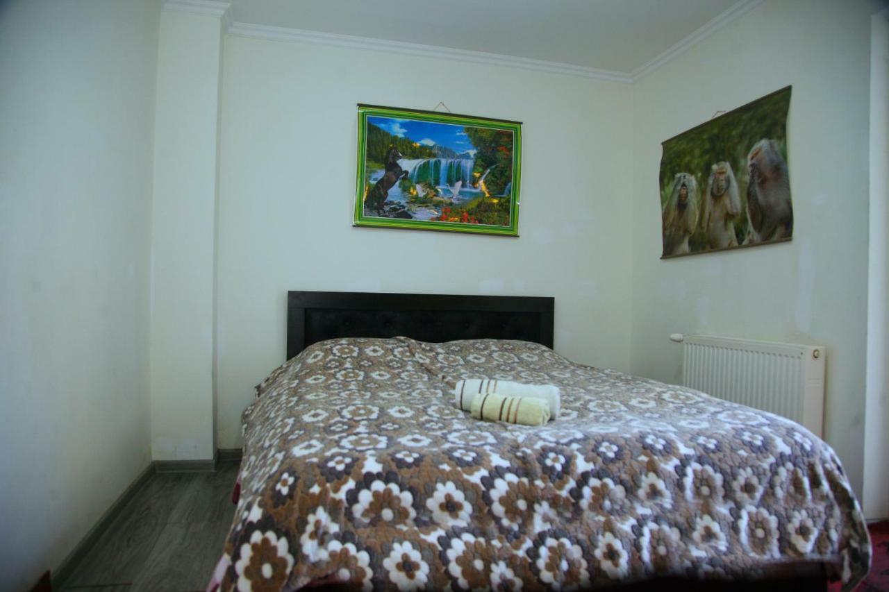 Guesthouse Different Tbilisi Exterior foto