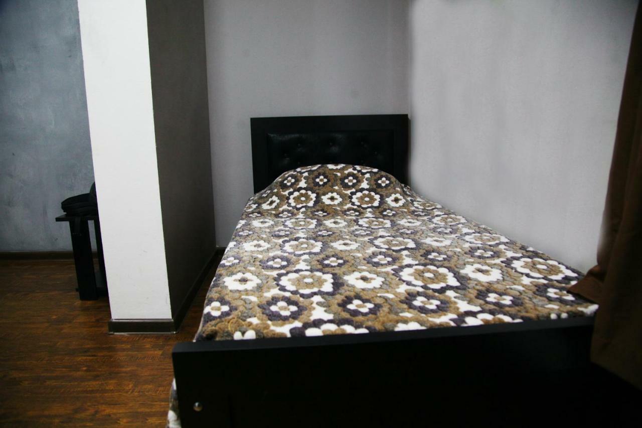 Guesthouse Different Tbilisi Exterior foto
