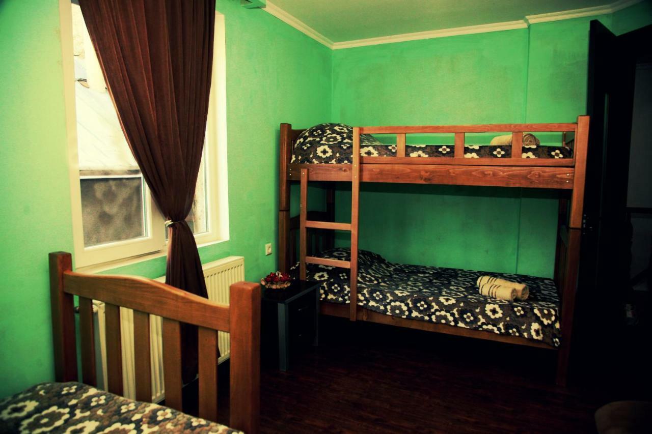 Guesthouse Different Tbilisi Exterior foto