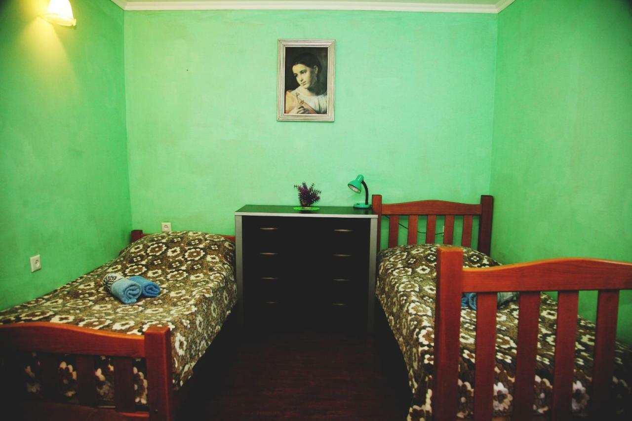 Guesthouse Different Tbilisi Exterior foto