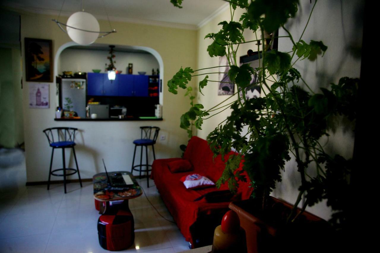 Guesthouse Different Tbilisi Exterior foto