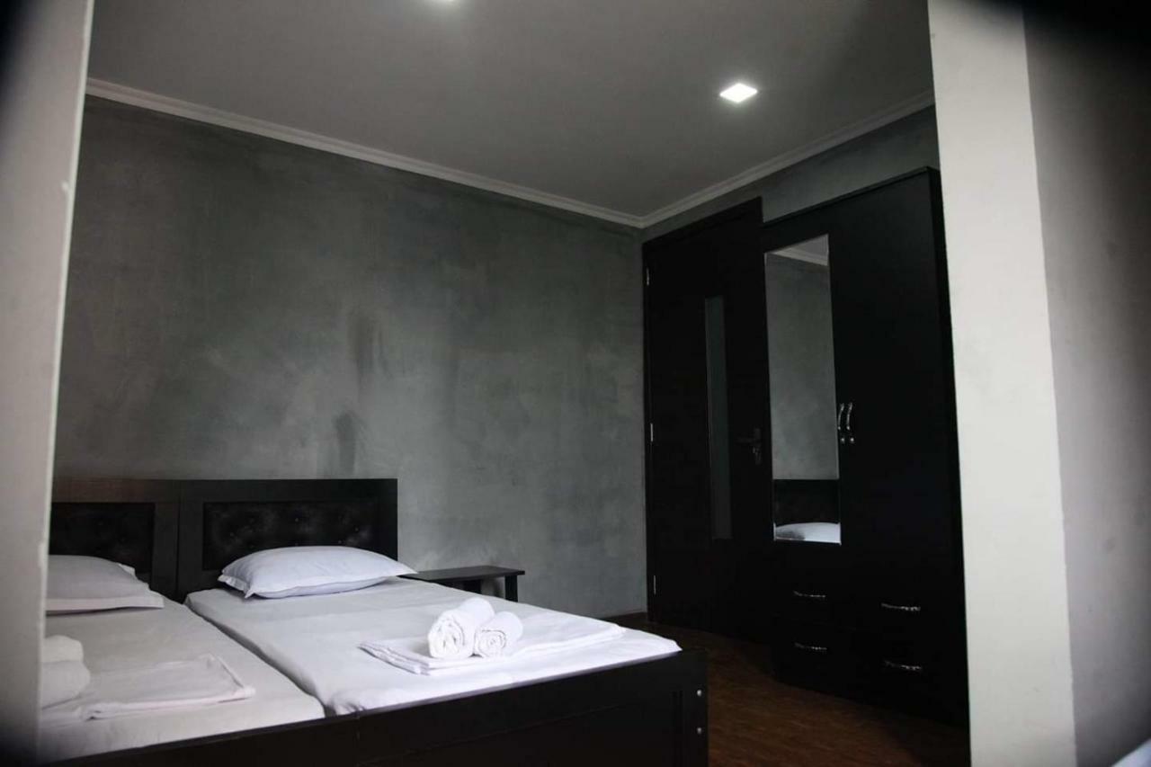 Guesthouse Different Tbilisi Exterior foto